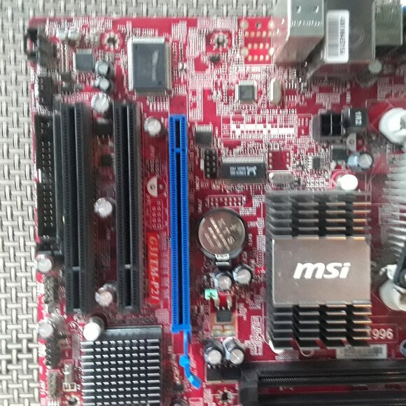 MSI N1996 Motherboard.No Cables,  No Ram, Processor but I'm not sure what kind - Picture 2 of 6